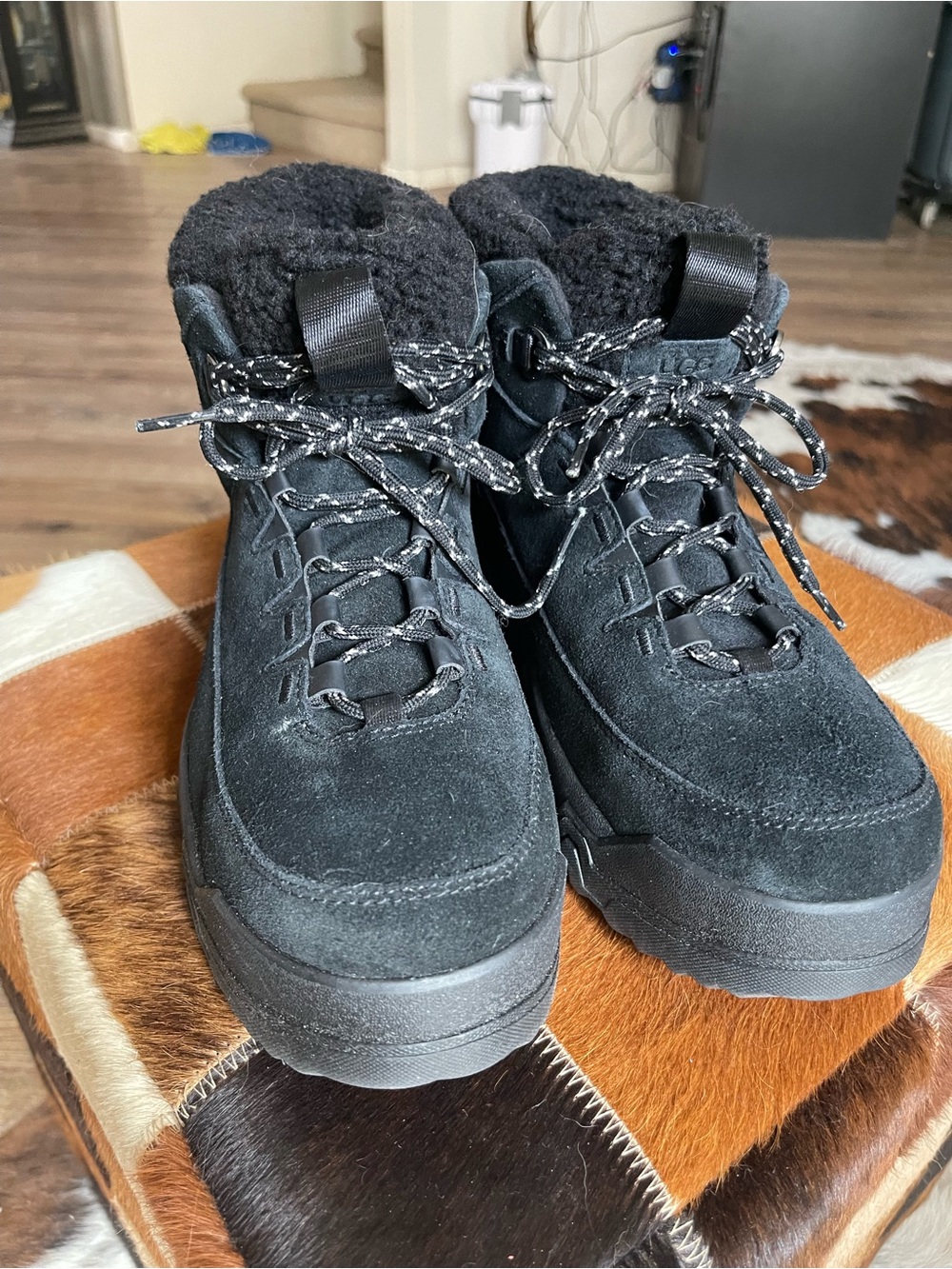 NWOT Ugg Terretrail Cozy Lace-up Boots (Size 9) Women’s waterproof black Suede
